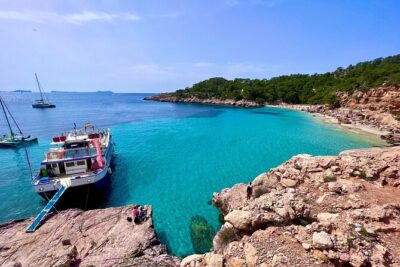 Cala Salada and Unspoiled North Beach Tour. Snorkelling and Aquarium - Aquarium Cap Blanc: short visit, easy choice, and you’re right there