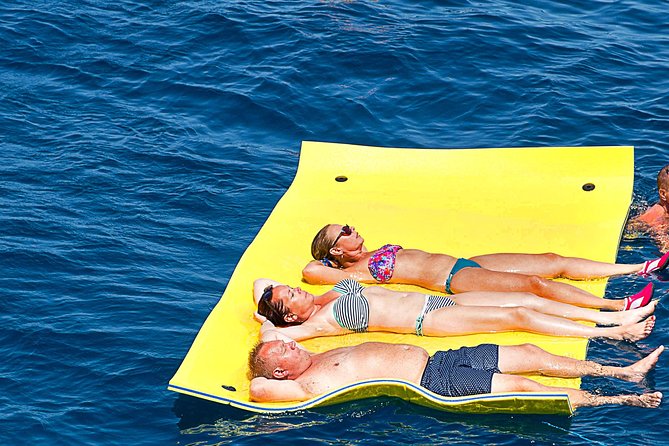 Cala Salada and Unspoiled North Beach Tour. Snorkelling and Aquarium - Cala Salada: the signature “car-avoiding” beach stop