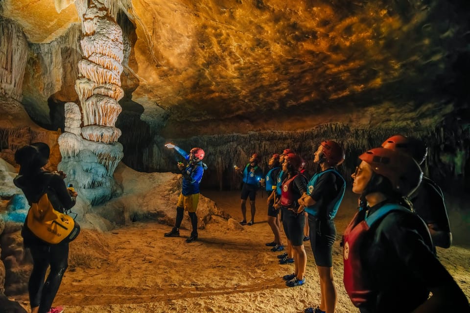 Cala Varques: Guided Sea Caves Kayak & Snorkeling Expedition - Meeting at Cala Romantica and the 15-minute safety briefing