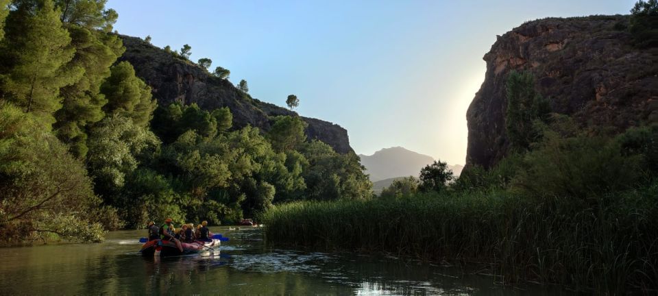 Calasparra: Almadenes Canyon Rafting with Caves and Rock Art - Viewpoint break: the 15 minutes that upgrades photos and memory