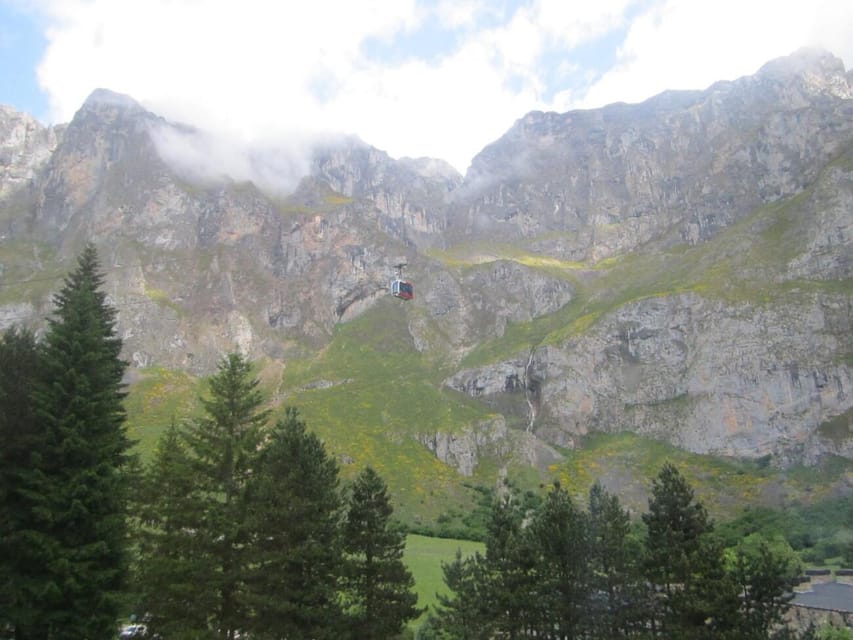 Camaleño: Fuente Dé Cable Car Ticket Ride - Where the best views happen: the upper station balcony and the Urrielles
