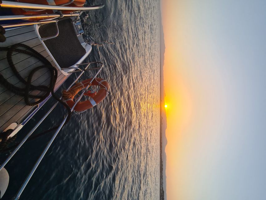 Cambrils: Costa Dorada Sunset Catamaran Cruise with Drinks - Open bar drinks: how it affects your real cost
