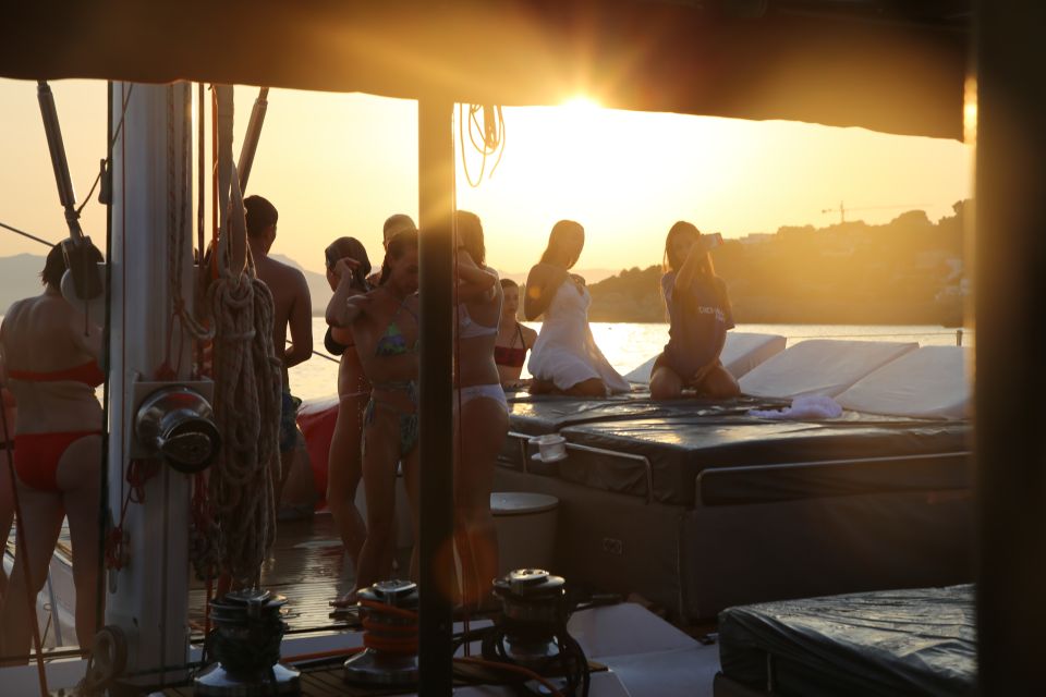 Cambrils: Sunset Catamaran Cruise & Drinks w/ Sunbed - Where the Cambrils Sunset Cruise Starts (And Why It Matters)