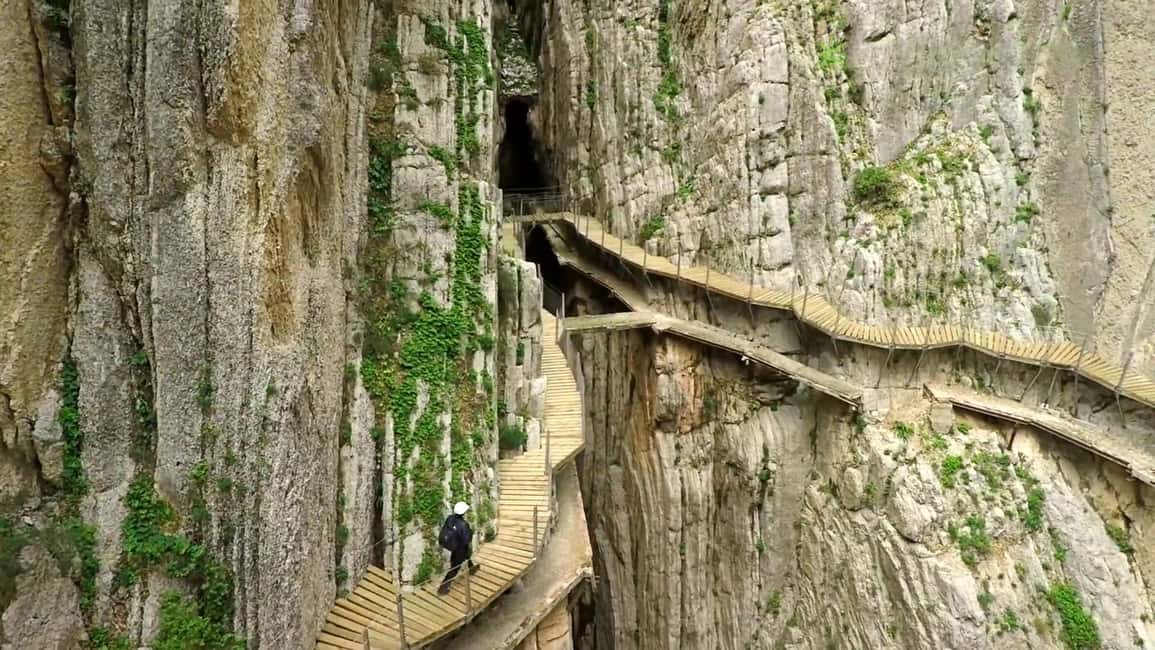 Caminito Del Rey From Málaga: Round-Trip Bus + Tour with Official Guide - Safety and who should skip this tour