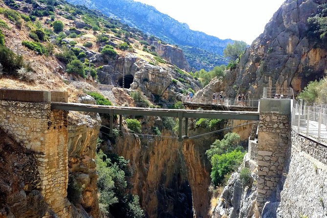 Caminito del Rey Group Walking Tour - What to wear and bring for a safe, comfortable experience