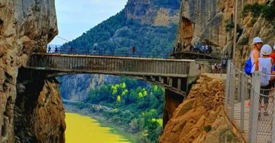 Caminito del Rey: Tour with Official Guide and Drink - How the Official Guides Run the Hike (First Aid Training Included)