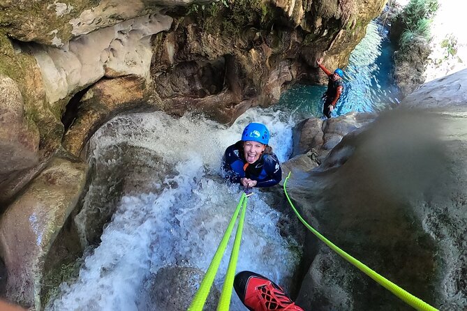 Canyoning Adventure Rio Verde in Granada - Getting suited up and hiking to the start