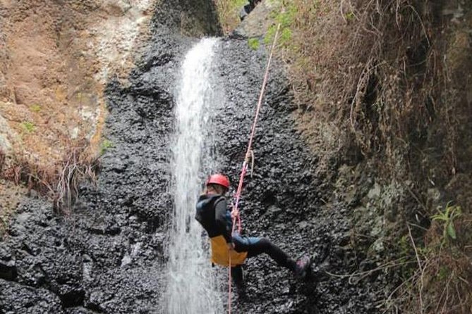 CANYONING aquatic and fun route in Gran Canaria - Your canyoning day, hour by hour (and what each part feels like)