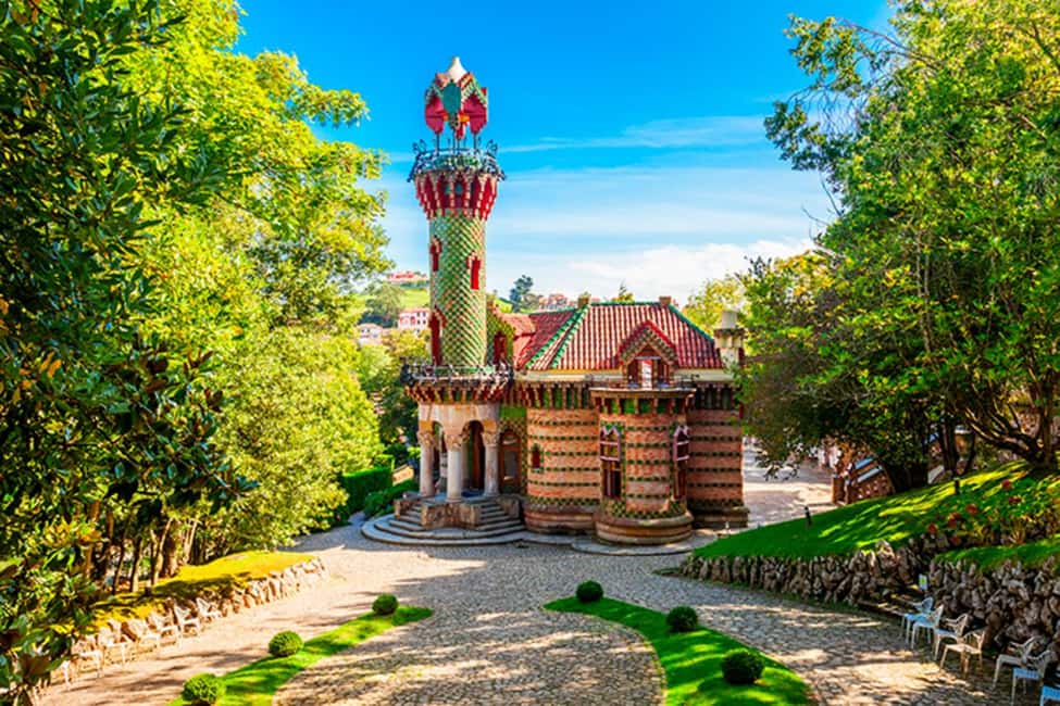 Capricho Gaudí with entrance, Santillana del Mar and Sequoia Forest - Key things to know before you book