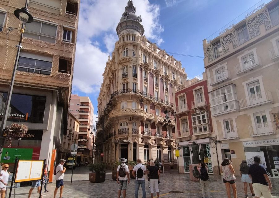 Cartagena: Guided Walking Tour with Tapas and Drinks - Walking Time, Comfort, and the Pace Between Stops