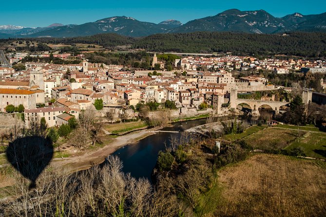 Catalonia Hot Air Balloon Ride and Breakfast over the Volcanoes of la Garrotxa - The flight itself: quiet air, volcano spotting, and Pyrenees views on clear days