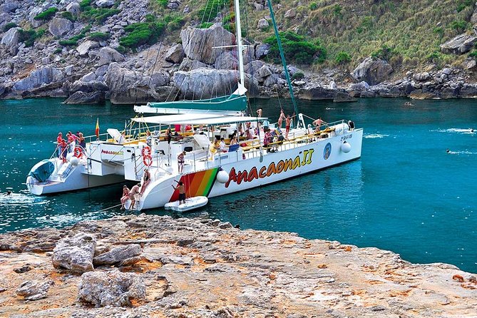 Catamaran Cruise from Port d'Alcudia with Lunch and Swim Stop - Crowds, shade, and the comfort question on a 110-person boat