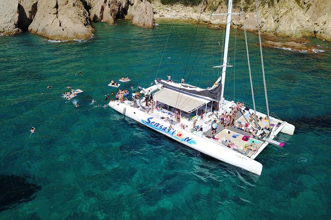 Catamaran ride -Costa Brava with barbecue and drinks. Familiar. - Beer, sangria, and the onboard vibe