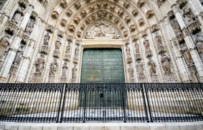Cathedral and Giralda Entry Ticket with Audio Guide - Seville Cathedral: Gothic scale, stained glass, and Columbus