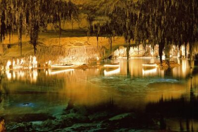 Caves of Drach Half-Day Tour with Boat Trip and Music Concert - Cuevas del Drach: how skip-the-line changes the whole mood