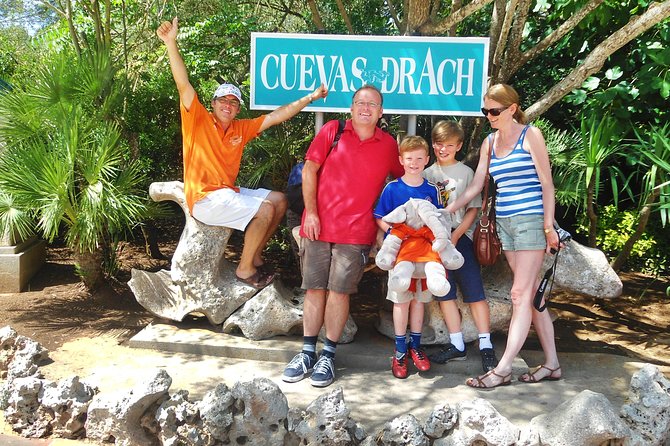 Caves of Drach Half-Day Tour with Boat Trip and Music Concert - Majorica pearls stop: time to browse without the pressure