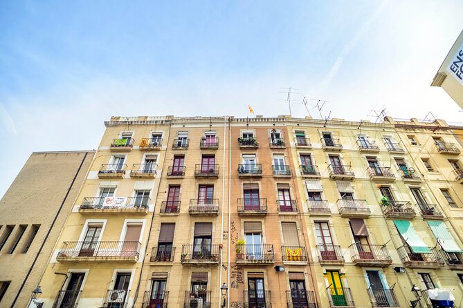 Censored Barcelona Tour - Guide energy matters: what you can expect from the personalities