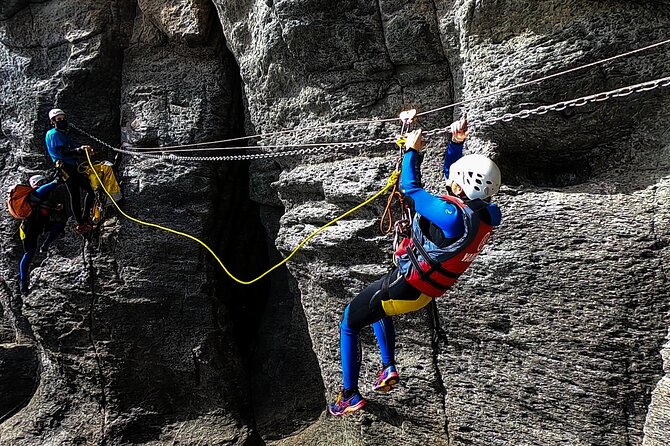 Coastering in Gran Canaria (Aquatic Route in the ocean cliffs) - The 4-Hour Aquatic Route: Walk, Climb, Abseil, Swim