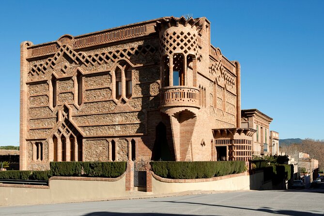 Colonia Guell & Gaudi's Crypt Admission Ticket with Audioguide - The Big Idea: Why This Crypt Matters