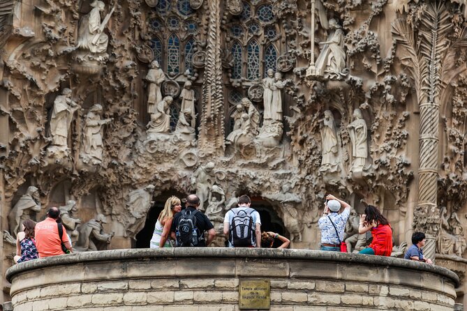 Combo: Skip the Line Sagrada Familia & Park Guell Guided Tour - The Timing Gap and How to Get Between Venues Smoothly