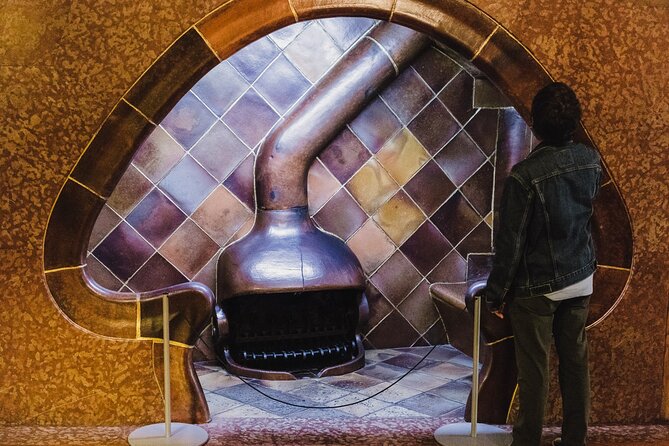 Complete Gaudi Tour: Casa Batllo, Park Guell & Sagrada Familia - Minibus transfer and the Eixample breather: stay human