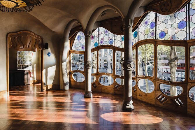 Complete Gaudi Tour: Casa Batllo, Park Guell & Sagrada Familia - La Pedrera (Casa Milà) and Casa Vicens: exterior drama and an extra house