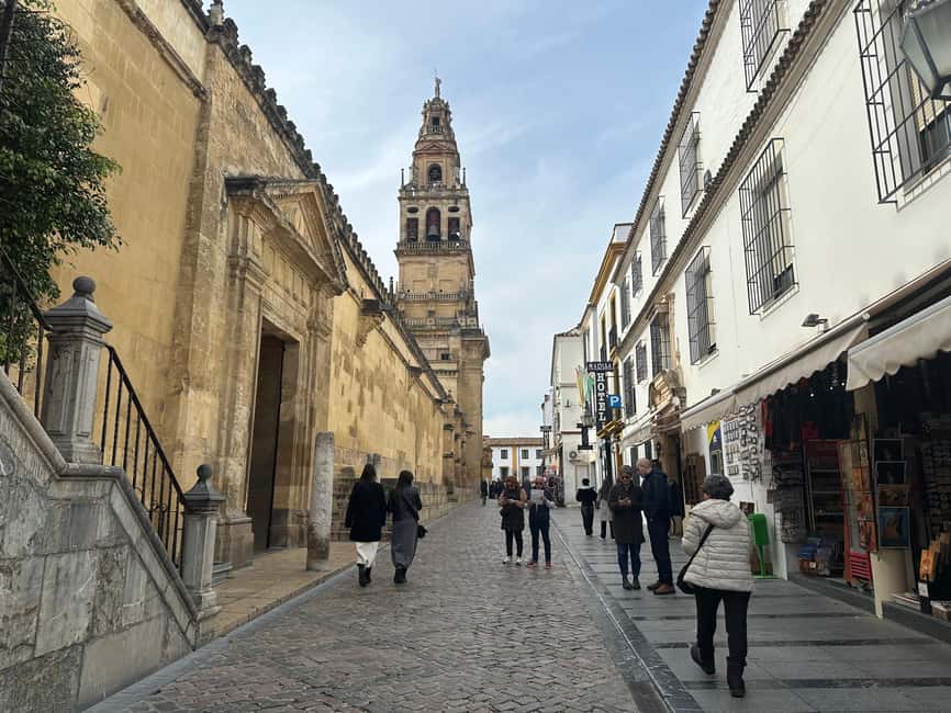 CÓRDOBA: Guided tour of the Mosque-Cathedral IN SPANISH WITH TICKETS - Key highlights you’ll feel right away