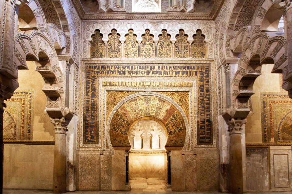 Córdoba Guided Tour of the Mosque, Jewish Quarter & Alcazar - La Judería walk: winding lanes, artisans, and the Maimonides story