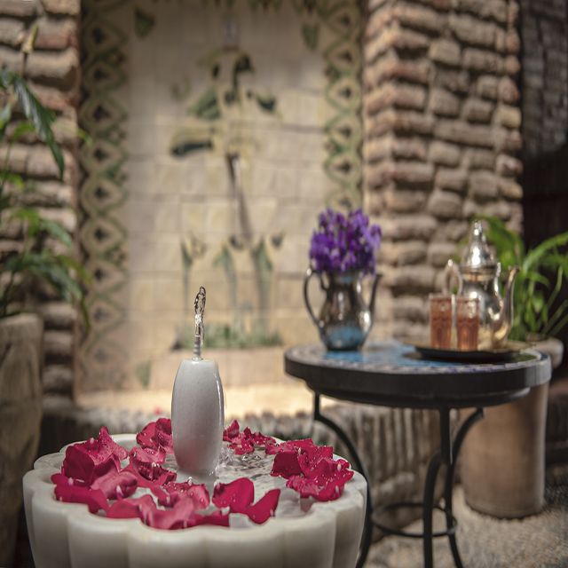 Córdoba: Hammam Al Ándalus Entry Ticket w/Optional Massage - Your first 10 minutes inside: dressing room rhythm and hygiene stops