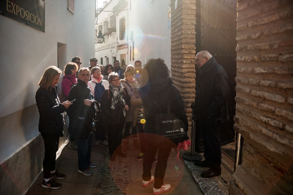 Cordoba: Jewish Quarter and Mosque-Cathedral Guided Tour - Pacing and group size: why some tours feel better than others