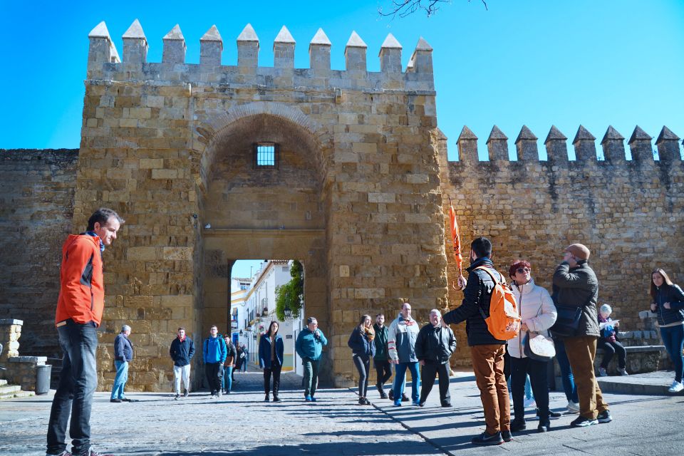 Córdoba: Jewish Quarter, Mosque, and Alcázar Tour - What to expect day-of: guides, pace, and the small operational details that matter