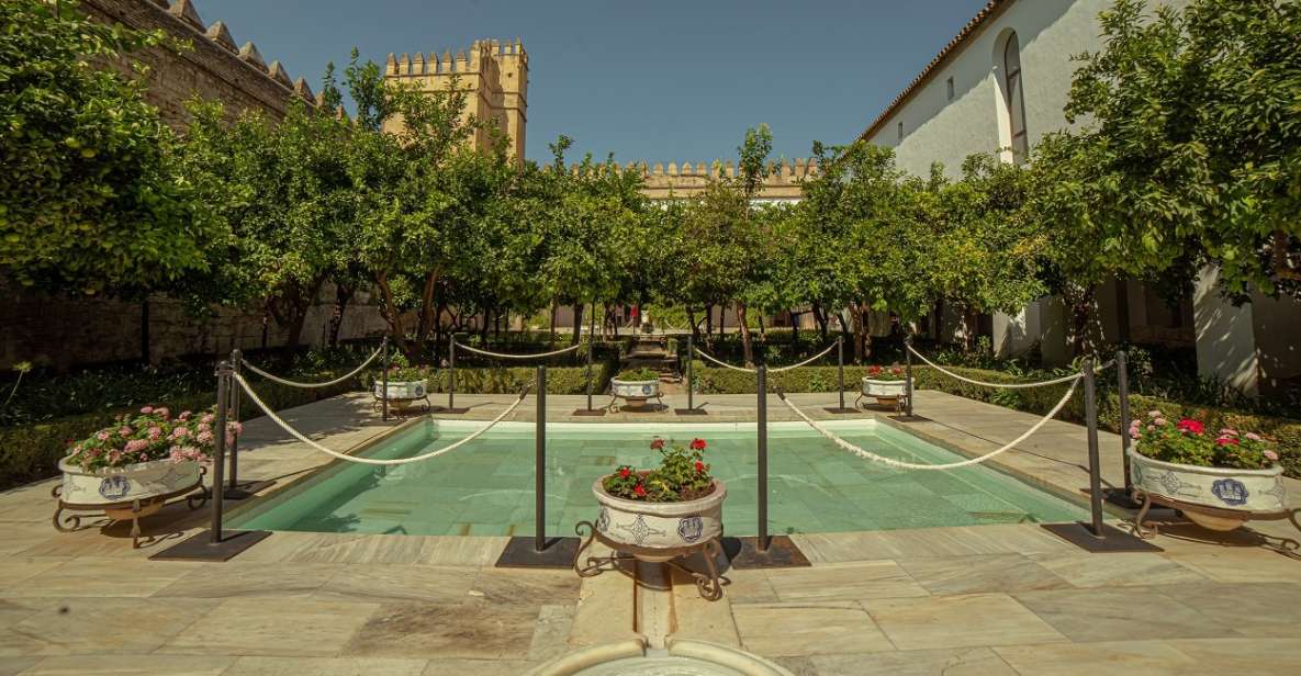 Córdoba: Mosque-Cathedral and Alcazar Tour - Mezquita Highlights: What to Notice as You Walk the Islam-to-Christian Mix