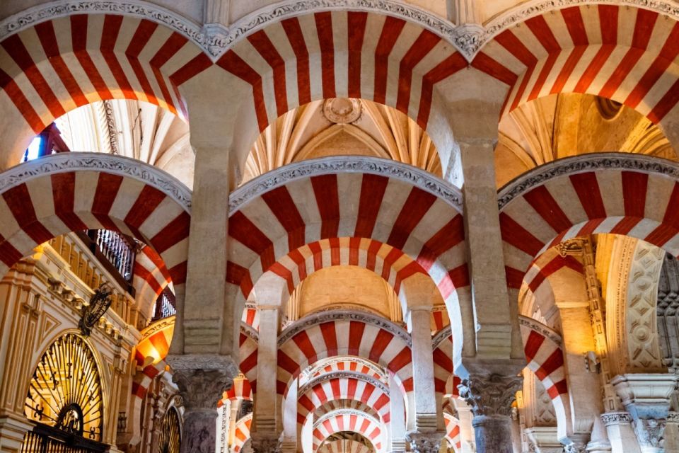 Córdoba: Mosque, Jewish Quarter and Alcázar 3-Hour Tour - Artisans’ Souk to Mosque-Cathedral: a smooth lead-in to the main event
