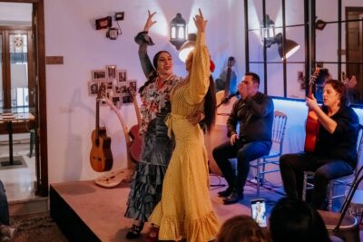 Córdoba: Tablao Flamenco at Doble de Cepa with Optional Meal - Flamenco show timing: Two daily shows and a 50–55 minute experience