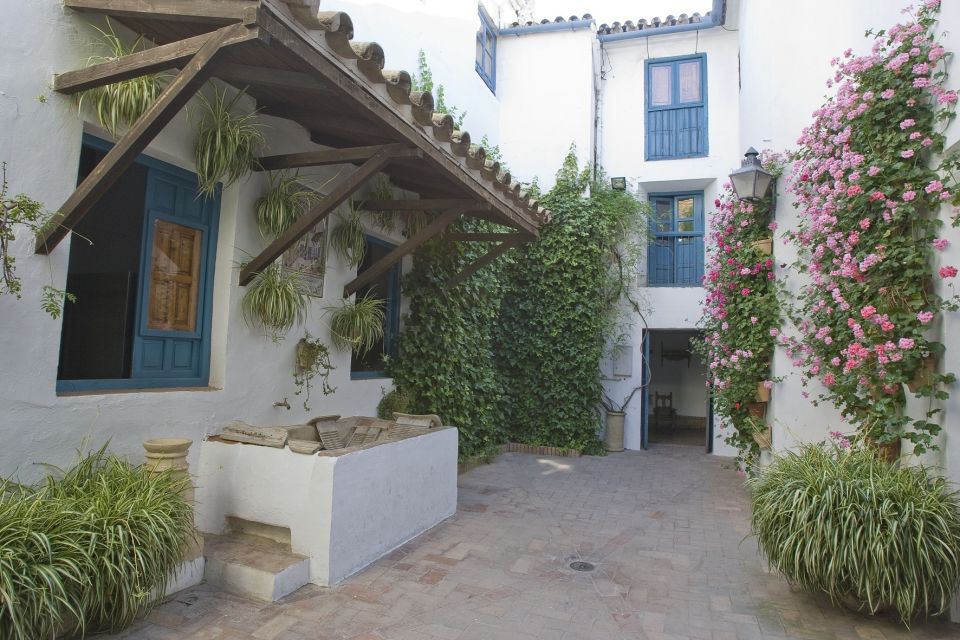 Córdoba: Viana Palace Gardens and Patios Entry Ticket - What You Actually See With This Patios and Gardens Ticket
