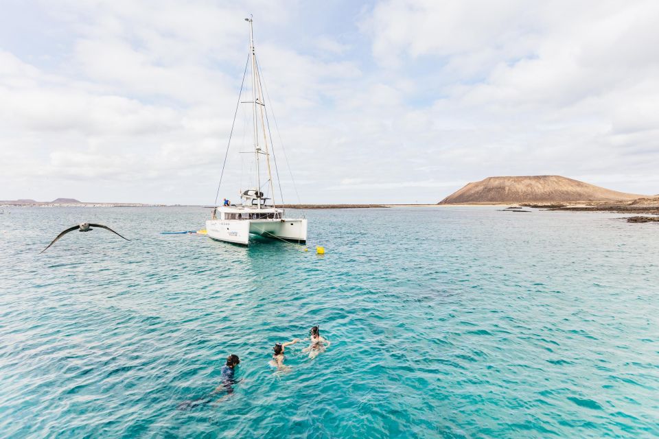 Corralejo: Lobos Island Catamaran Tour with Drinks & Snorkel - Should You Book This Lobos Island Catamaran Tour?