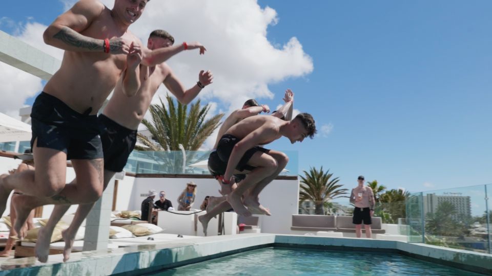 Costa Adeje: Tenerife Monkey Beach Club Utopia Pool Party - Views and timing: how to make the most of a 6-hour session