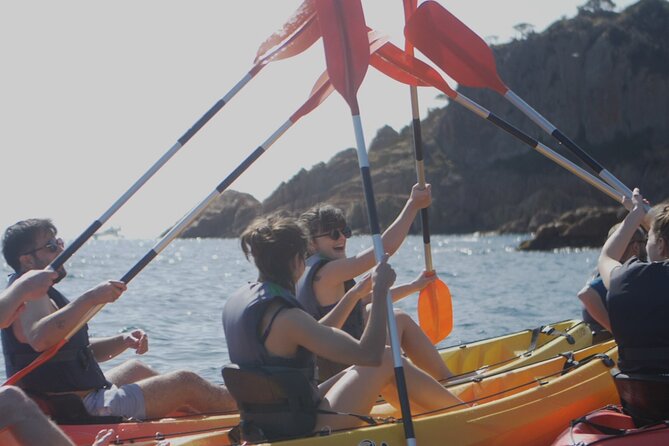 Costa Brava: Kayak, Snorkel, Photos, Lunch, Beach & Cliff Jump! - Meeting at Arc de Triomf and getting out of Barcelona