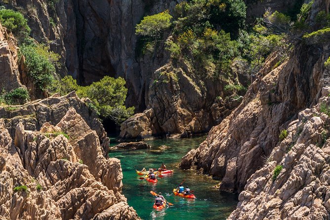 Costa Brava Kayaking and Snorkeling Small Group Tour with Lunch - Lunch in the middle of vacation mode: simple, included, and timed well