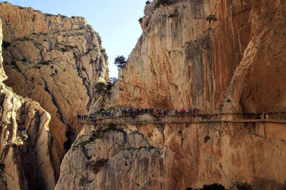 Costa del Sol: Caminito del Rey Guided Trip - The Big Moment: Crossing the Suspension Bridge Over 100 Meters High