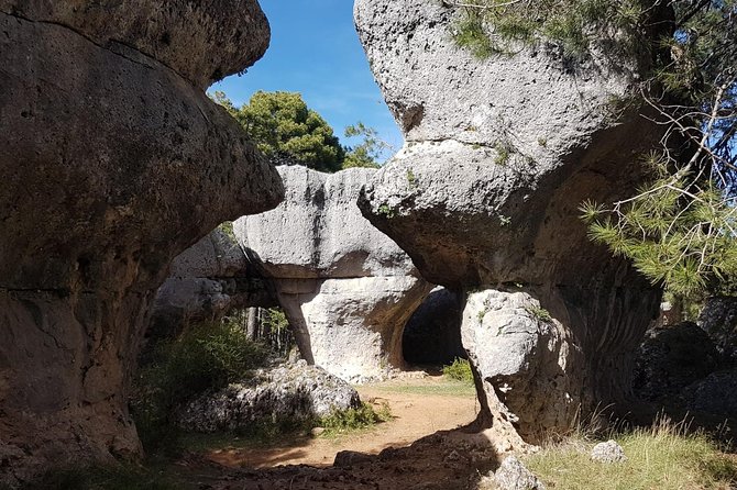Cuenca and the Enchanted City Full Day Tour from Madrid - Guides, English, and Group Size (Up to 54)