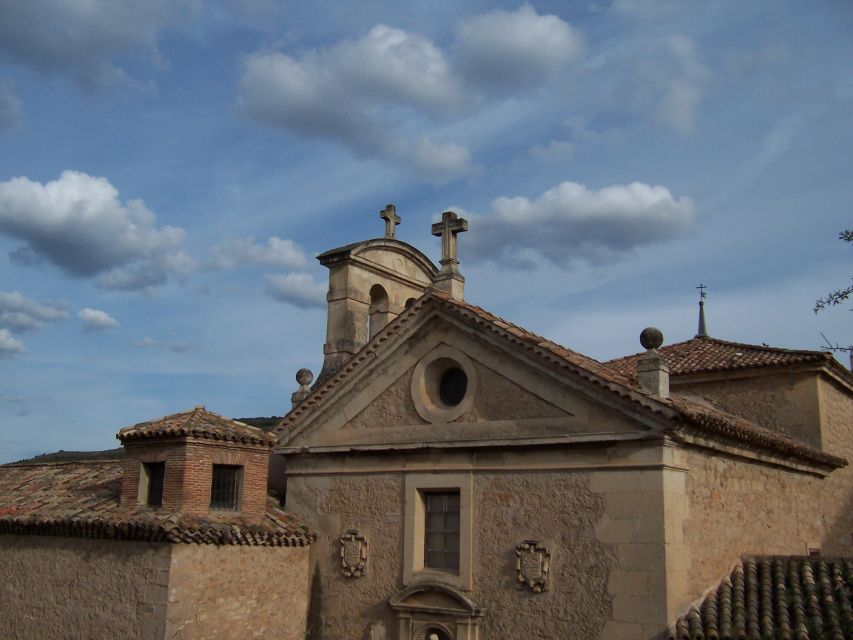 Cuenca: Medieval Old Town - Spanish-only guiding: what you gain with a local like Ángela and Raúl