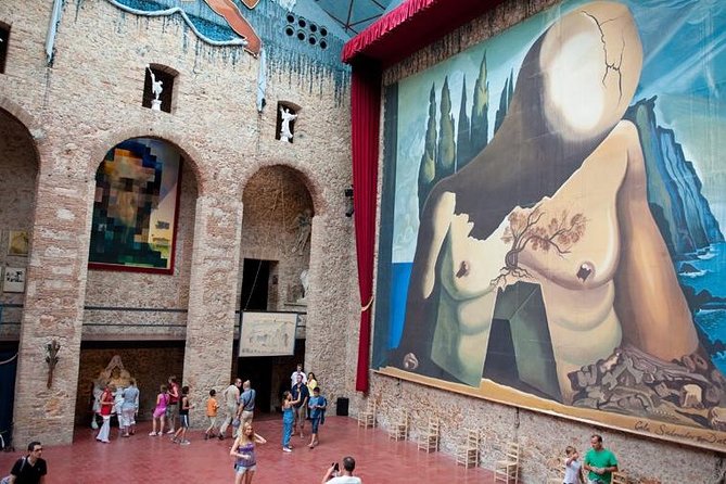 Dali Museum & Cadaques Small Group Tour with Hotel pick-up - Small-Group Comfort: Up to 8 People, With One Important Caution