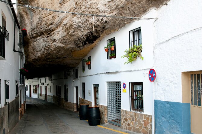 Day trip to Zahara, Setenil and Ronda from Seville - A 7:45 a.m. departure that actually pays off