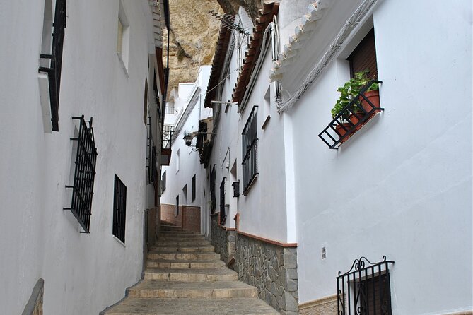 Day trip to Zahara, Setenil and Ronda from Seville - Why the small-group pacing works (and when it doesn’t)