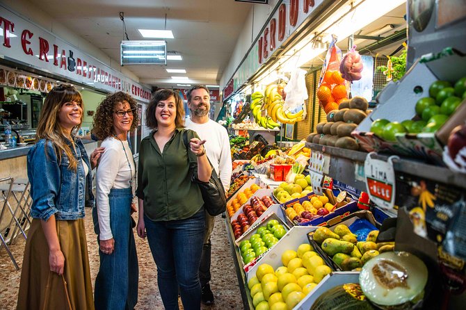 De Mercados: A Neighborhood Market and Food Tour - Mercado Barcelo: the market stop that teaches you how to order