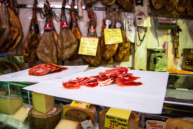 De Mercados: A Neighborhood Market and Food Tour - Plaza de San Ildefonso: the brief history stop that changes how you look