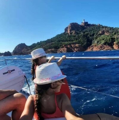 Denia: Cova tallada Catamaran Trip w/ Mussel Tasting & Wine - Sailing the Natural Marine Reserve from the water