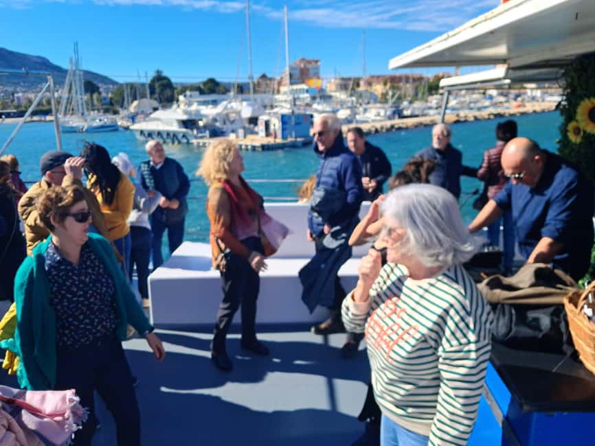 Denia: Cova tallada Catamaran Trip w/ Mussel Tasting & Wine - The flow of the trip: what happens when