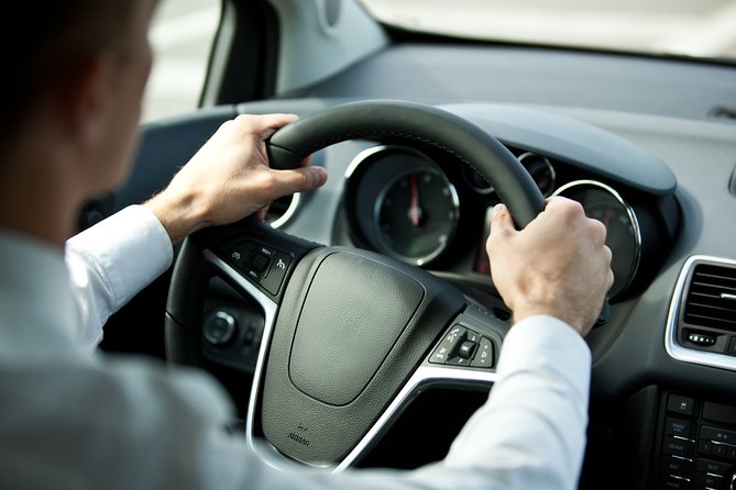 Departure Private Transfer from Barcelona City Hotels to Barcelona Airport - The Vehicle Reality: Up to 7 Passengers, But Choose for Your Luggage